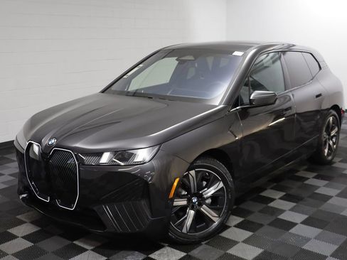 New 2026 BMW iX xDrive45 w/ Premium Package image 2