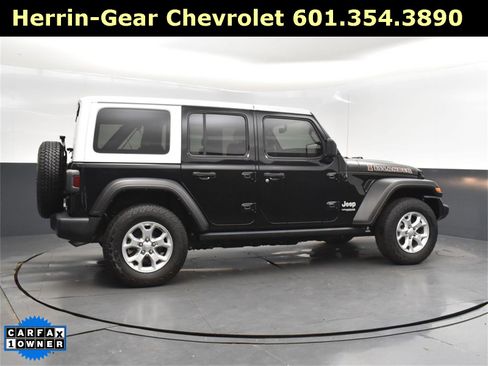 Used 2021 Jeep Wrangler Unlimited Islander image 8