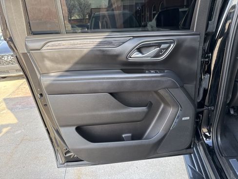 Used 2022 GMC Yukon XL SLT w/ SLT Premium Package image 50