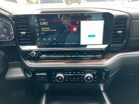 Used 2025 GMC Sierra 1500 SLT w/ SLT Convenience Package image 26