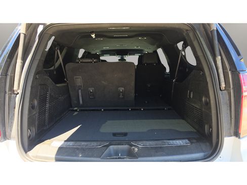 Used 2021 Chevrolet Suburban RST AWD/4WD image 33