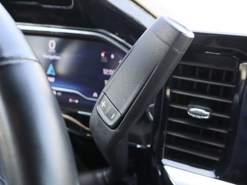 Used 2025 Chevrolet Silverado 1500 LT RWD image 18