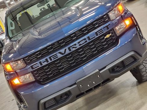 Used 2022 Chevrolet Silverado 1500 Custom w/ Safety Confidence Package image 19