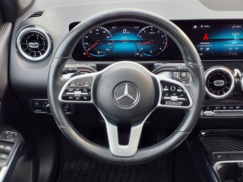 Used 2020 Mercedes-Benz GLB 250 4MATIC image 27