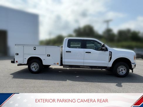 Used 2023 Ford F250 XL w/ Snow Plow/Camper Package AWD/4WD image 7