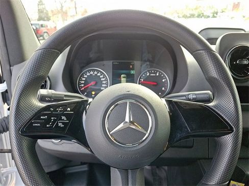 Used 2025 Mercedes-Benz Sprinter 2500 image 20