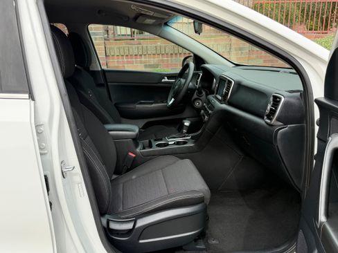 Used 2018 Kia Sportage LX w/ LX Popular Package FWD image 11