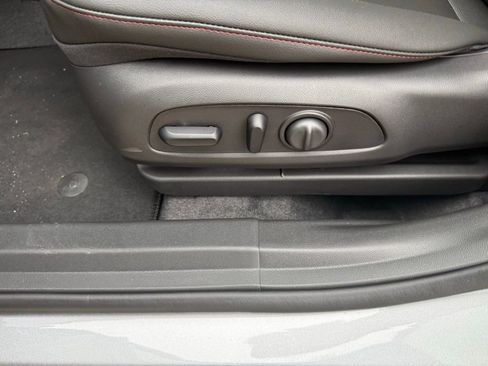 New 2026 Chevrolet Trax RS w/ Sunroof Package image 20