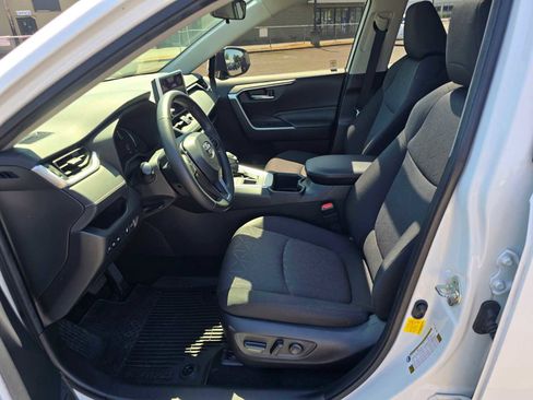 Certified 2023 Toyota RAV4 XLE w/ Convenience Package AWD/4WD image 18