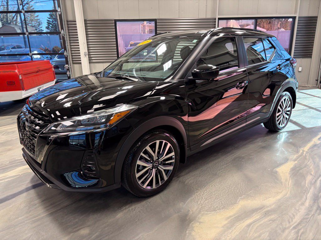 Used 2023 Nissan Kicks SR FWD image 35