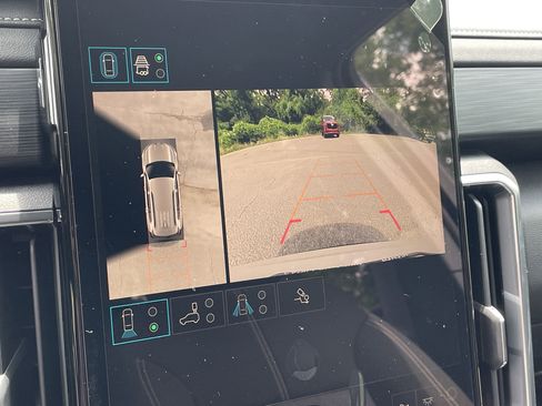 New 2025 GMC Acadia Elevation image 23