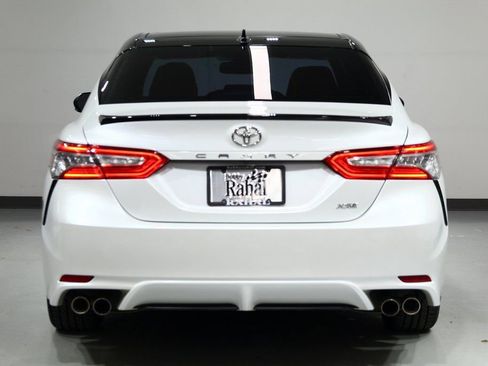 Used 2019 Toyota Camry XSE image 12