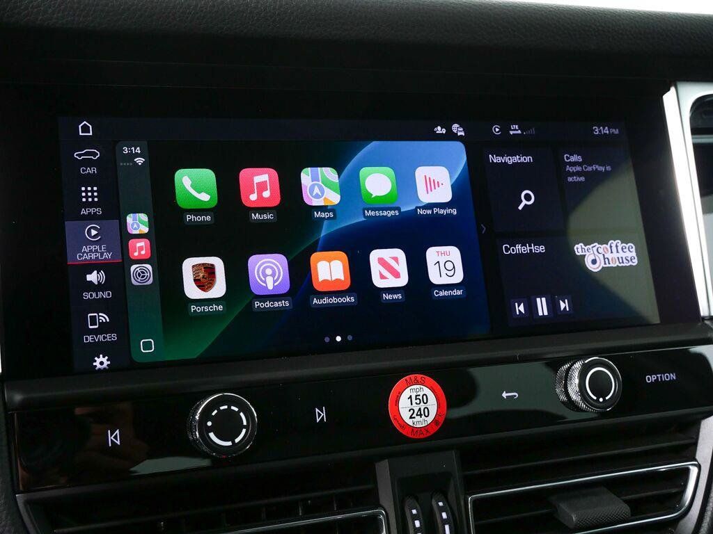 Certified 2026 Porsche Macan AWD/4WD image 16