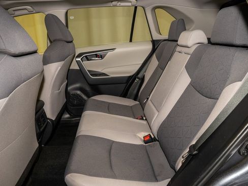 Used 2022 Toyota RAV4 XLE image 8