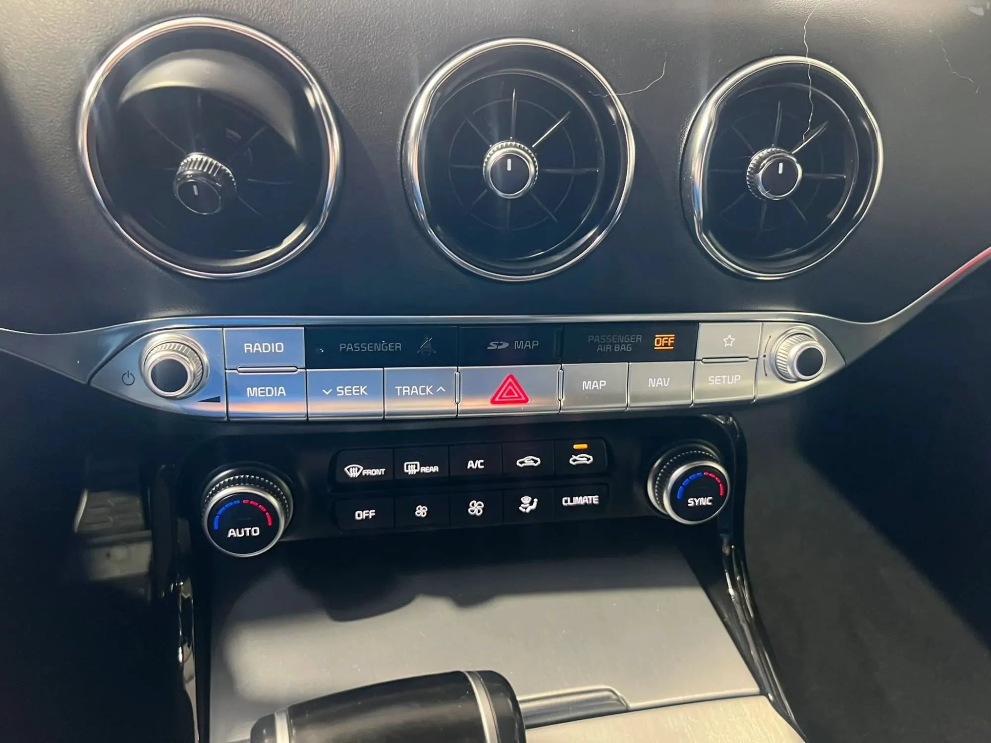 Used 2020 Kia Stinger GT1 AWD/4WD image 23