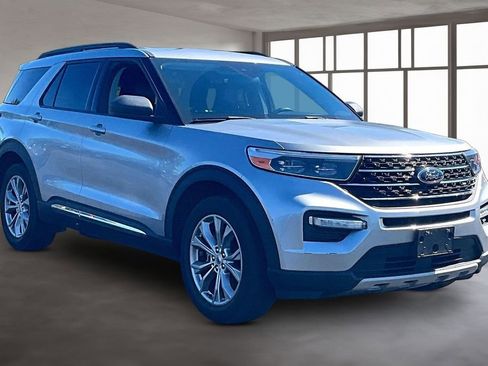 Used 2021 Ford Explorer XLT AWD/4WD image 13