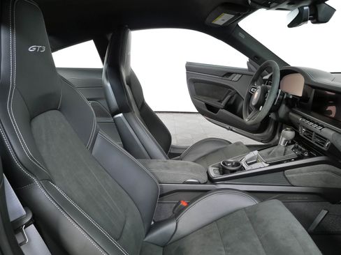 Certified 2026 Porsche 911 GT3 RWD image 21