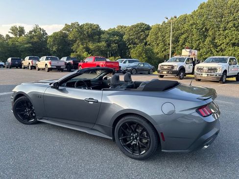 Used 2024 Ford Mustang GT Premium RWD image 11