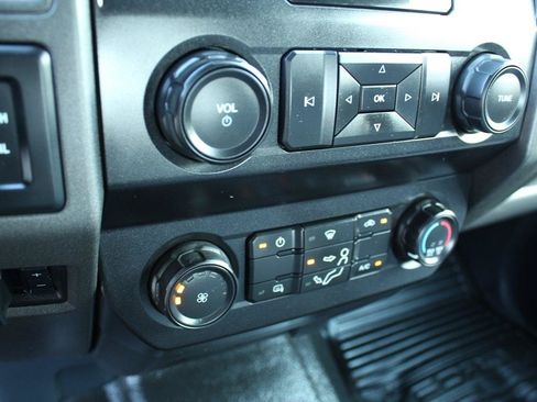 Used 2022 Ford F250 XL w/ Power Equipment Group AWD/4WD image 29