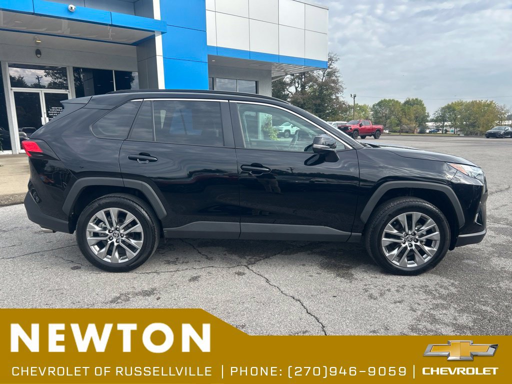 Used 2025 Toyota RAV4 XLE Premium w/ Weather Package AWD/4WD image 37