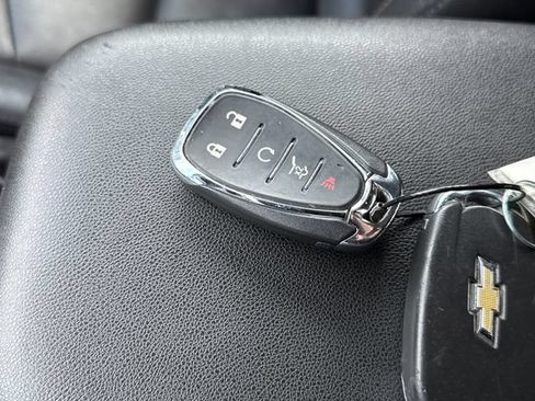 Used 2020 Chevrolet Equinox LT w/ Midnight Edition AWD/4WD image 11