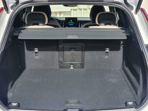 New 2026 Volvo XC60 B5 Plus w/ Climate Package image 17