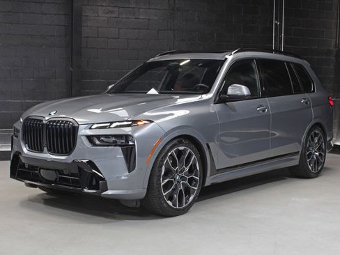 Used 2024 BMW X7 xDrive40i w/ Executive Package AWD/4WD image 4