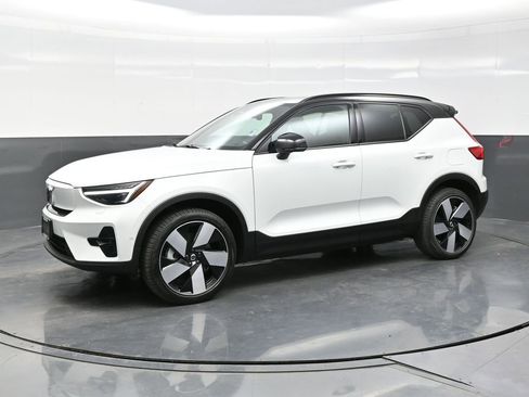 Used 2023 Volvo XC40 Recharge Ultimate w/ Protection Package Premier image 3