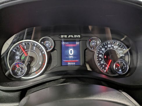 Used 2024 RAM 2500 Tradesman w/ Chrome Appearance Group image 22