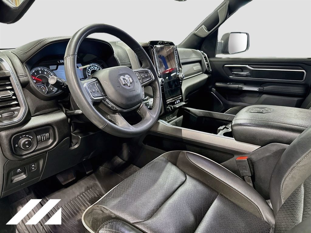 Used 2025 RAM 1500 Laramie AWD/4WD image 9