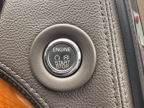 Used 2011 Lincoln MKX AWD w/ 102A Rapid Spec Order Code image 12