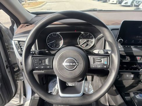 Used 2023 Nissan Rogue SV image 27