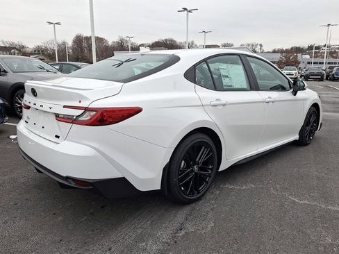 New 2026 Toyota Camry SE image 6