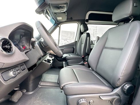 New 2026 Mercedes-Benz Sprinter 2500 image 18
