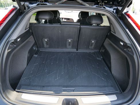 Certified 2025 Cadillac Optiq Luxury 2 w/ LPO, Floor Liner Package AWD/4WD image 17