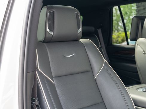 Used 2021 Cadillac Escalade Premium Luxury w/ LPO, Radiant Package AWD/4WD image 42