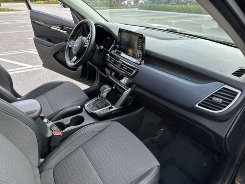 Used 2023 Kia Seltos S image 33