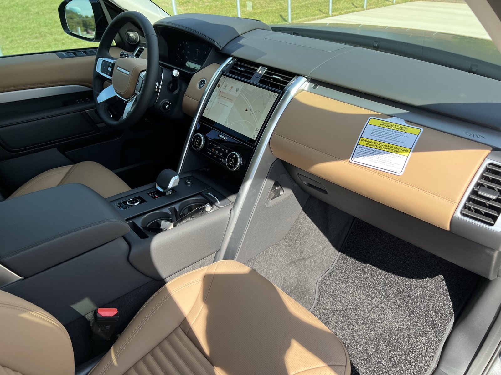 New 2026 Land Rover Discovery Limited Edition AWD/4WD image 3
