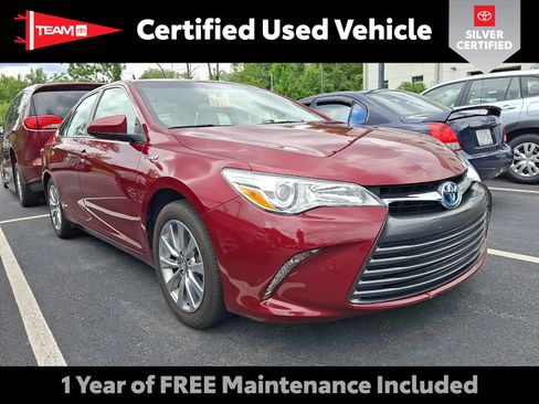 Used 2017 Toyota Camry XLE w/ Moonroof Package FWD image 1