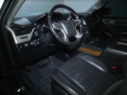 Used 2020 GMC Yukon XL Denali AWD/4WD image 18