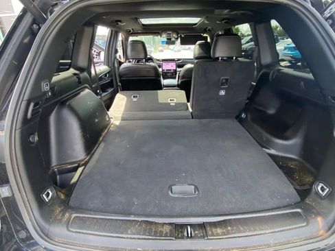 Used 2025 Jeep Grand Cherokee Limited w/ Luxury Tech Group II RWD image 28