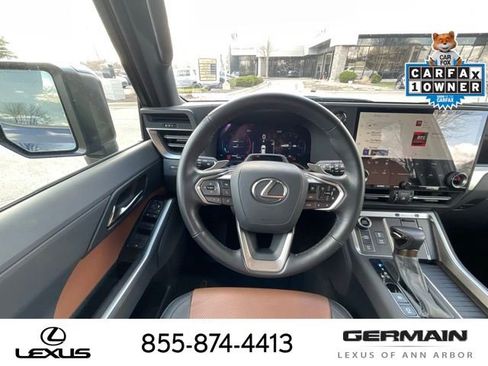 Used 2024 Lexus GX 550 w/ Cold Area Package image 15