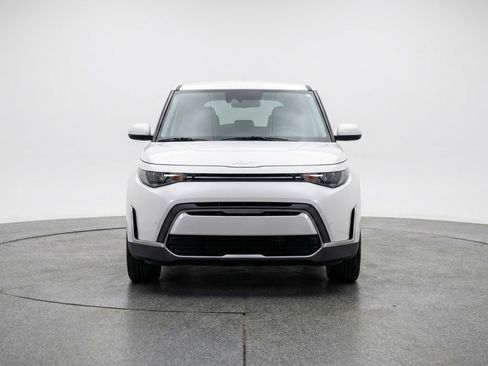 Used 2025 Kia Soul LX w/ LX Technology Package image 2