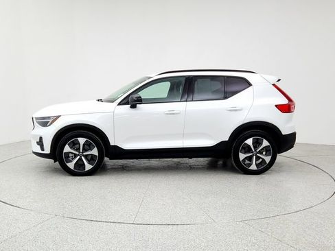 Certified 2024 Volvo XC40 B5 Core image 8