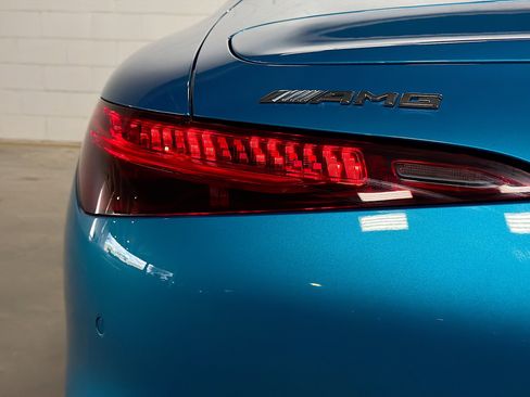 Used 2024 Mercedes-Benz SL 43 AMG image 11