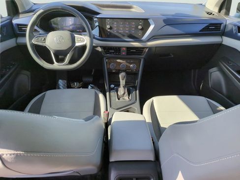 Used 2023 Volkswagen Taos SE w/ Panoramic Sunroof Package FWD image 12