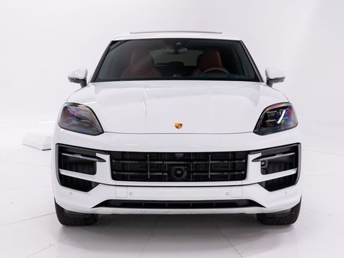 Used 2026 Porsche Cayenne GTS AWD/4WD image 8