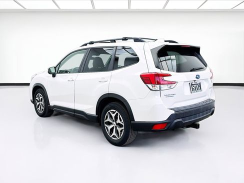 Used 2020 Subaru Forester Premium image 6