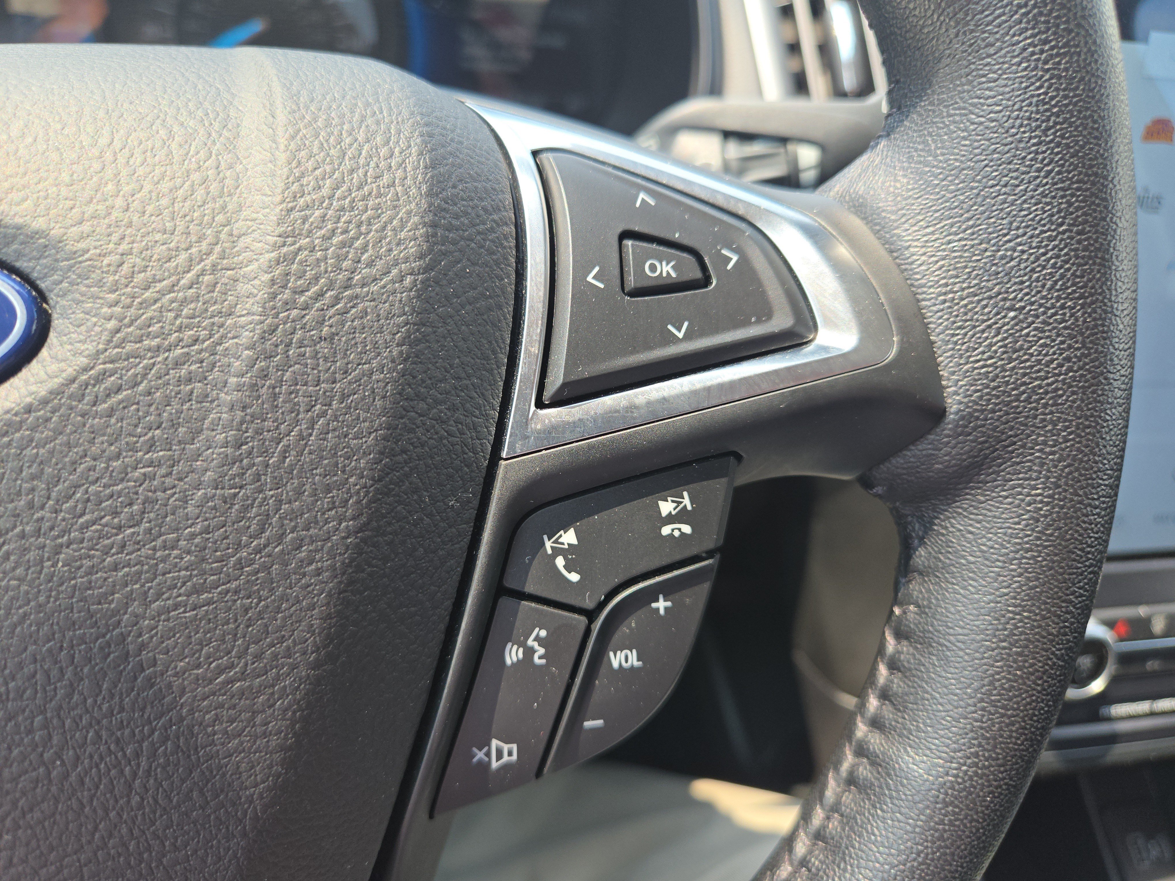 Used 2023 Ford Edge SEL AWD/4WD image 22