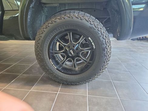 Used 2019 Nissan Titan PRO-4X AWD/4WD image 10